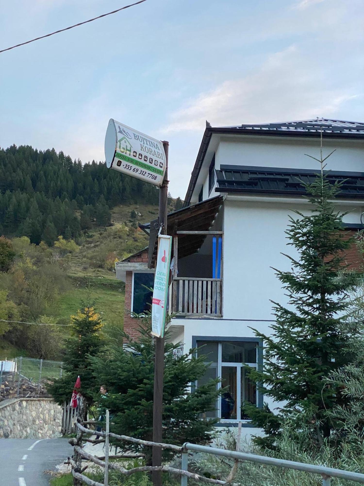 Guest House Korabi Ceren Exteriör bild